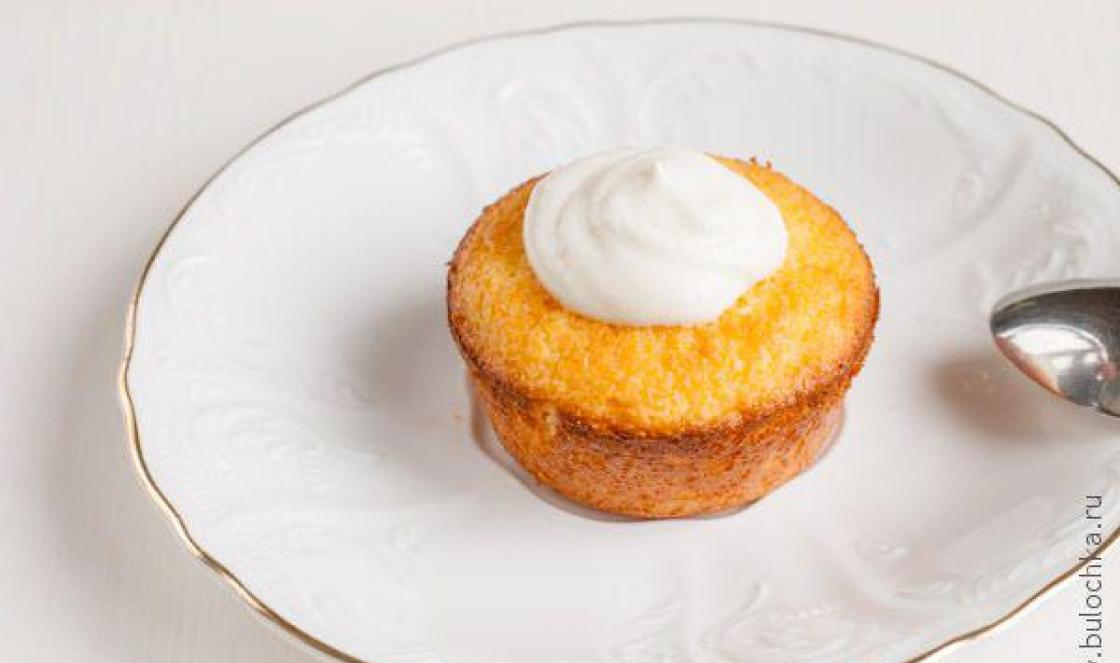 Kue keju yang subur dan lezat di dalam oven - Resep dengan foto Memasak kue keju cottage di dalam oven